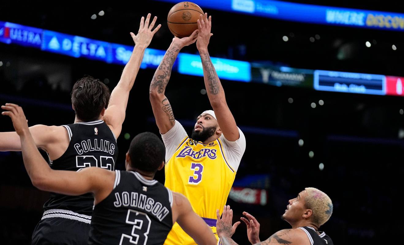 爱游戏APP-关于里程碑夜达拉斯独行侠篮板制胜;NBA常规赛今晚刷纪录;引发热议;控场能力受关注的信息