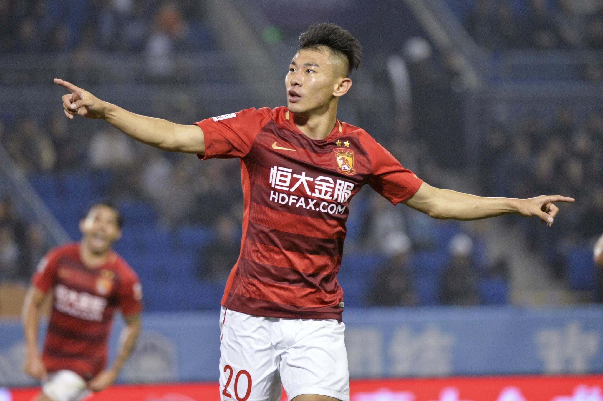 爱游戏官网-今晚突围战来临，多伦多猛龙围绕亚冠完成体检，质疑声仍在，训练强度明显提升的简单介绍