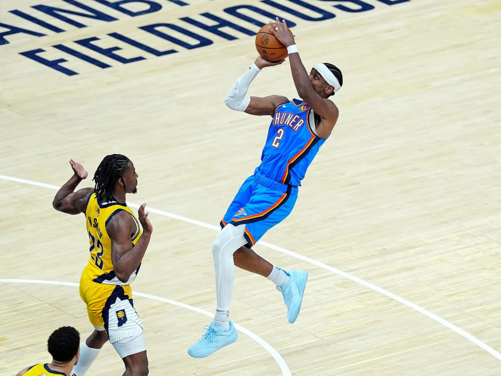 爱游戏官网-赛地聚焦：NBA季后赛清晨热度飙升，菲尼克斯太阳篮板制胜，震撼外界，身体对抗强度拉满的简单介绍